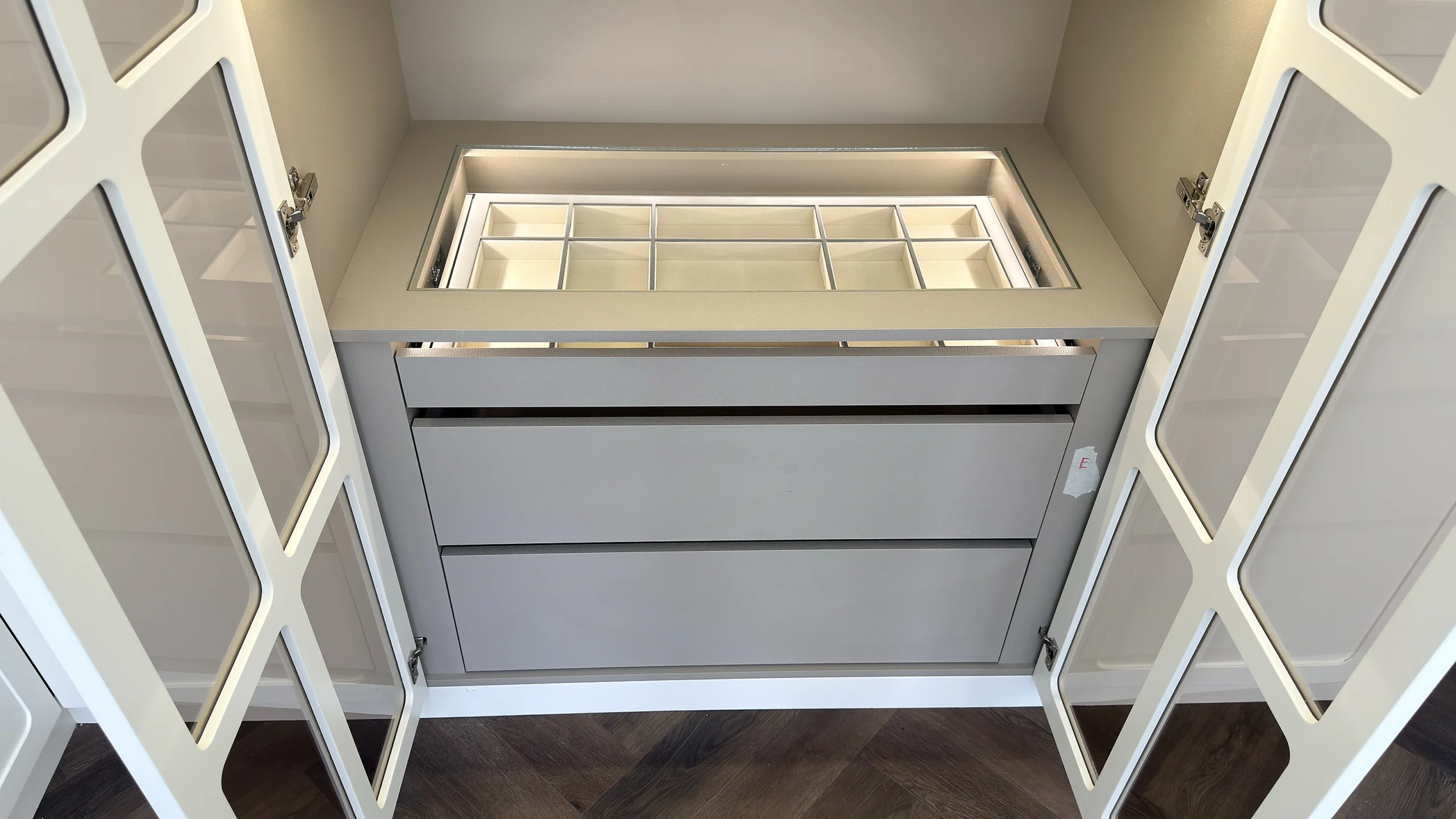 wardrobe-drawer-insert-dubai-velvet-jewellery-tray